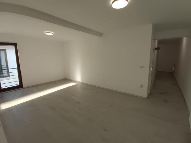De vanzare apartament 2 camere Sos Chitila Bucuresti Sector 1 Mall Colosseum - 9