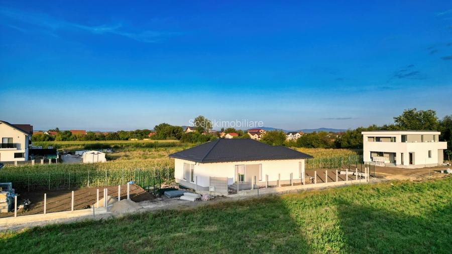 Casa noua, regim parter, mini cartier rezidential in Stupini