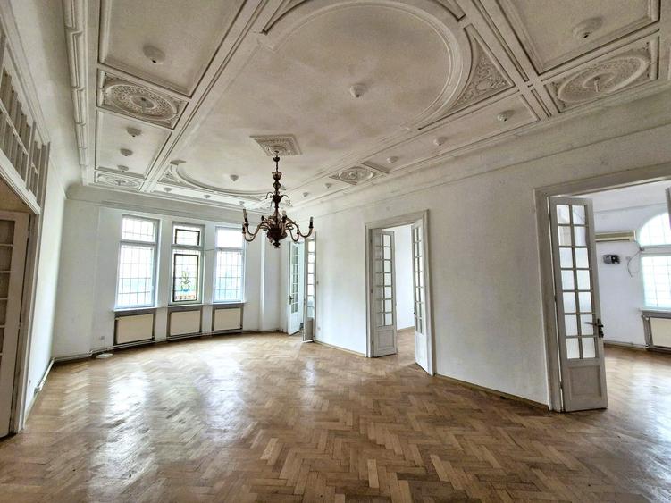 Lascar  Catargiu - Piata Victoriei - 1