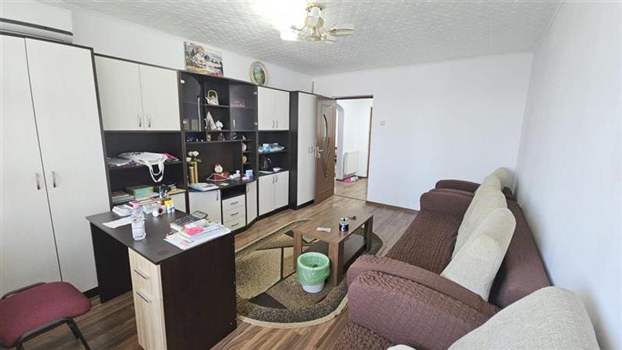 Apartament 3 decomandate, mobilat, zona Tic Tac - 1