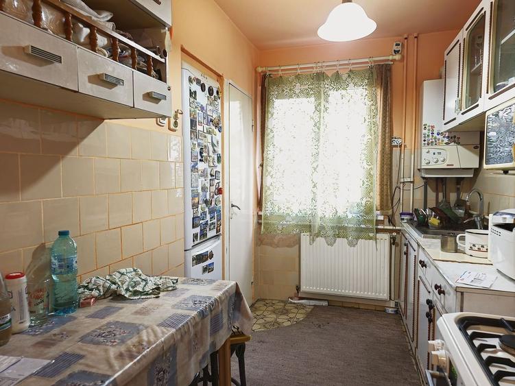 Apartament 4 camere, decomandat, etaj 1 din 4, cartierul Manastur - 9