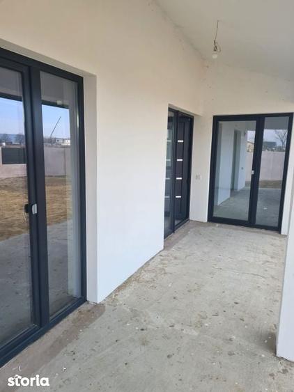 Casa parter, constructie solida, teren generos Carcea, zona Metro - 14