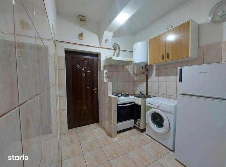 Camera de camin de vanzare cu baie proprie -zona Tractorul - 4