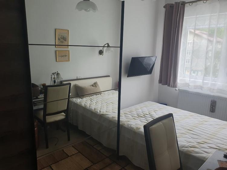 Apartament de 3 camere - Sinaia, zona centrala - 1