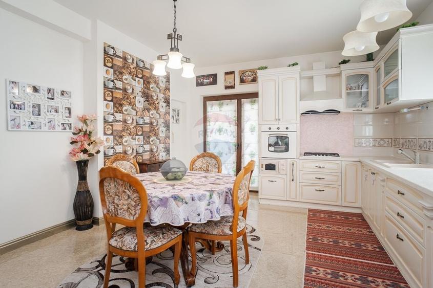 0% Comision - VILA de LUX de vânzare – Cu iaz natural - 13