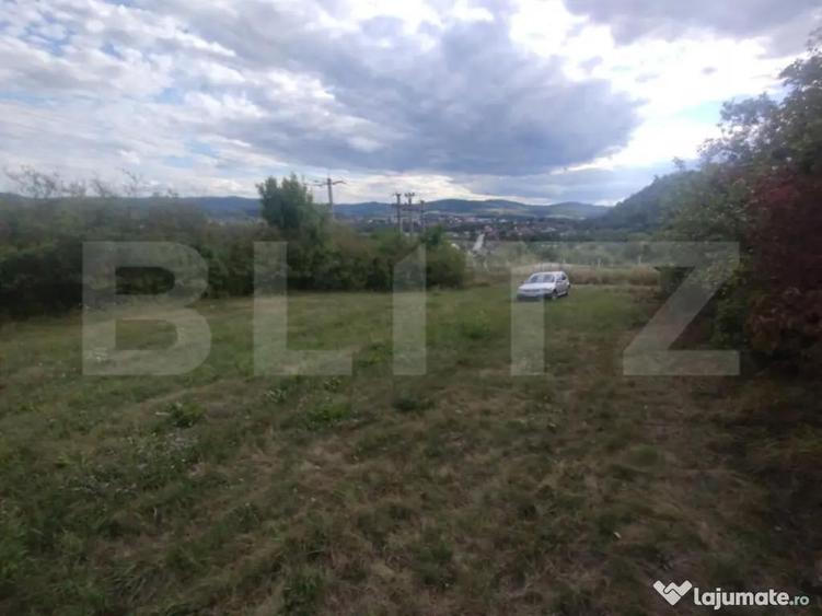 Teren extravilan in suprafata de 35 de ari, zona Beclenut, i - 4