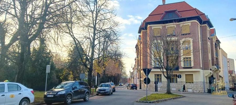 Apartament cu 2 camere de vanzare in cladire istorica - Ultracentral - 2