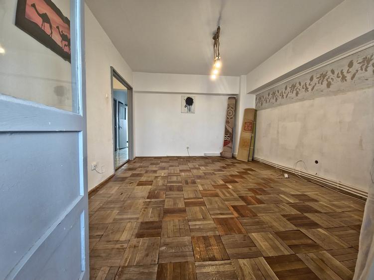 Ultracentral Tomis Mall 3 camere decomandat etaj 3/7 - 7