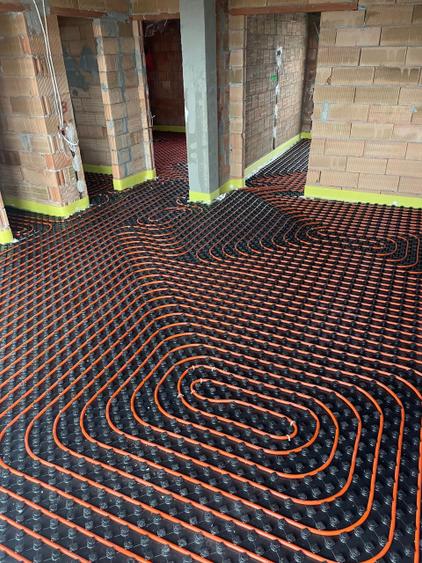 Vila conceputa pentru 3 familii Sanpetru spre Harman - 4