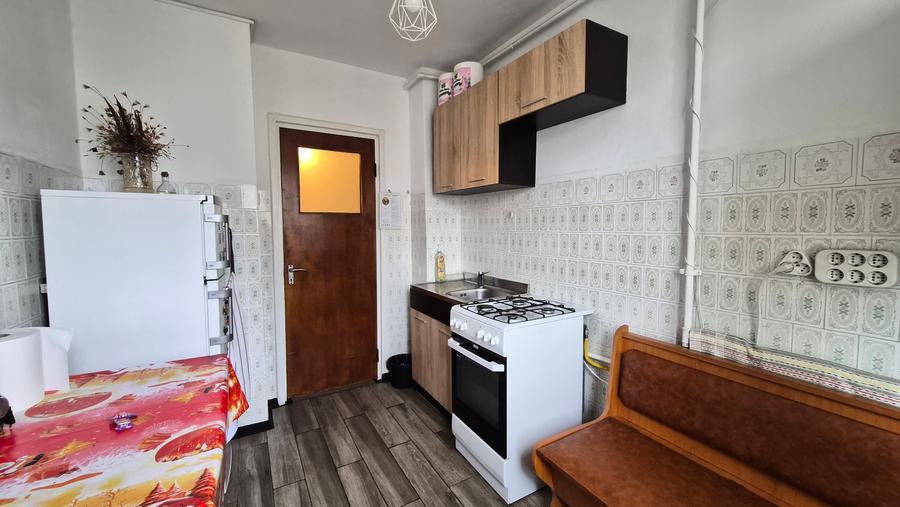 Scoala Generala nr 7 Cta /Piata Brotacei - ap 2 cam, et 4/4 (centrala gaze) - 11