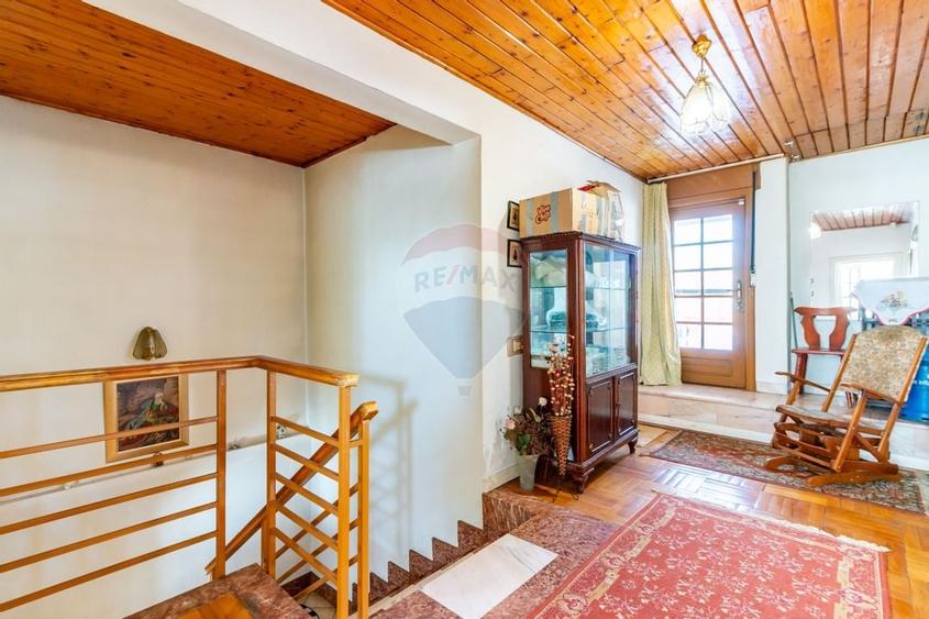 Casă / Vilă cu 4 camere de vânzare în zona Giulesti Sarbi - 23