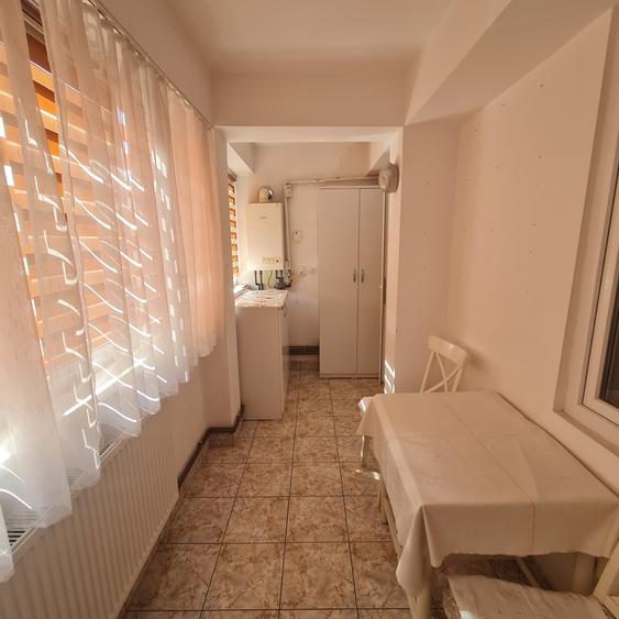 Vand apartament 2 camere central, et 3/4, spatios, mobilat, utilat. - 1