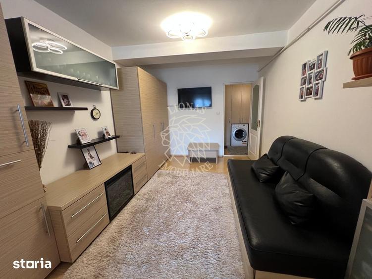 Apartament cu 2 camere decomandat, mobilat în Central
