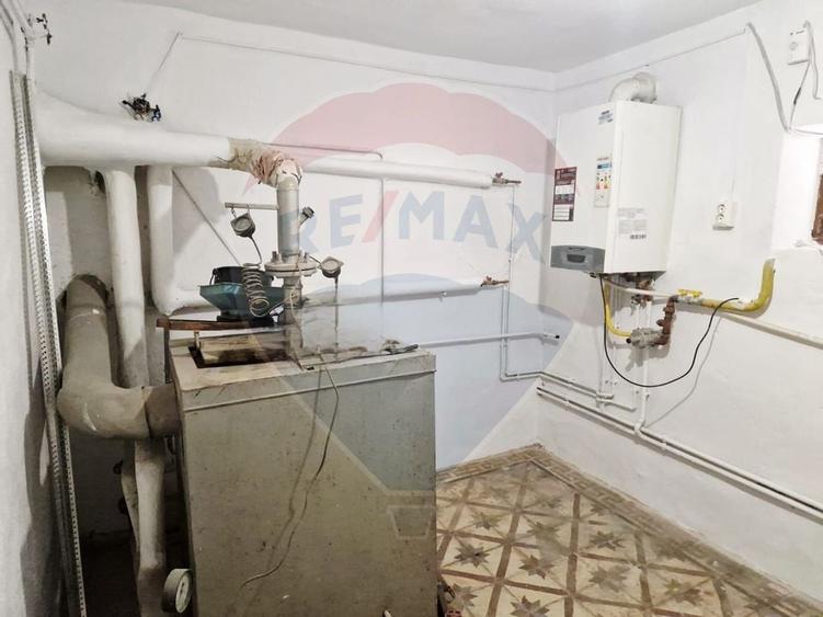 Casă / Vilă  str. Ana Ipatescu S+P+1 , 5 camere , teren - 252 mp - 19