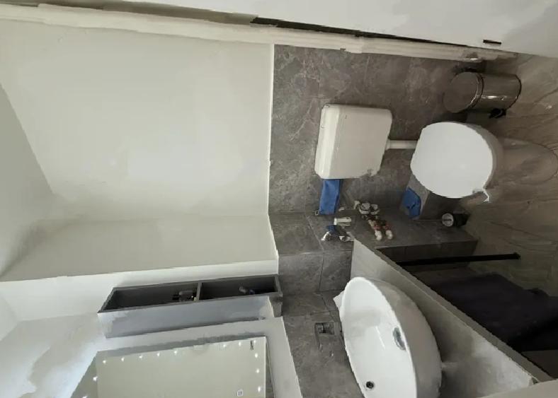 Dristor metrou, bl.reabilitat 1986,p/4 +BALCON, 2 bai,mobilat,AC. - 4