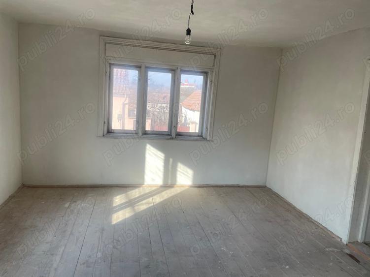 Casa de vanzare la tara - 1