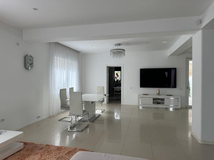 Vând vilă de lux S+P+et1 - 18