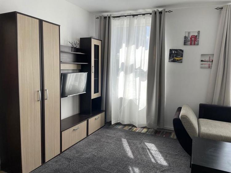 Inchiriez garsoniera zona Grivitei aproape de Colina - 5