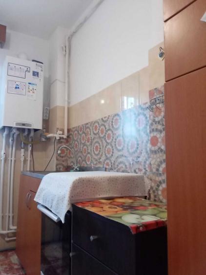 Inchiriez apartament 2 camere semidecomandat Marasesti - 4