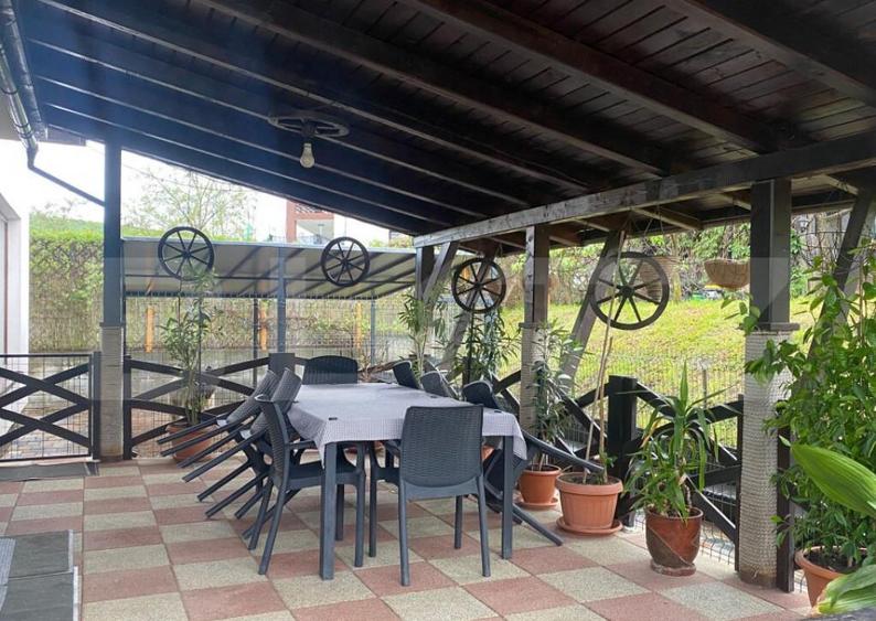 Casa individuala cu 5 camere, 240 mp, 12,8 ari teren, zona - 10