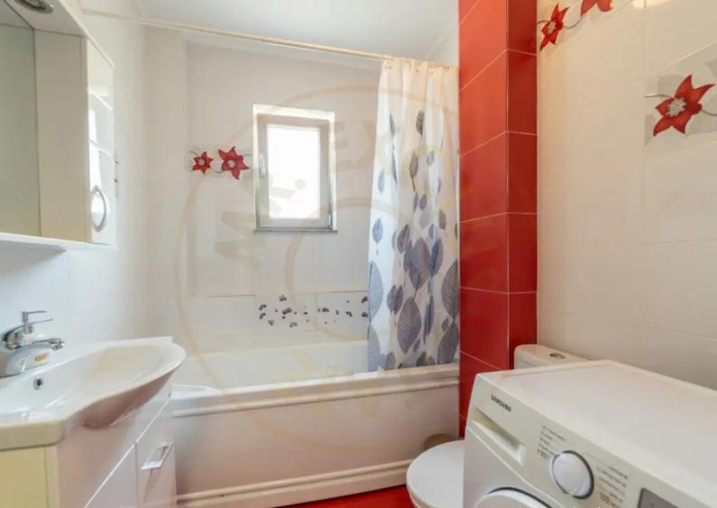 Inchiriere - Apartament 3 camere bloc nou + loc de parcare. - 1