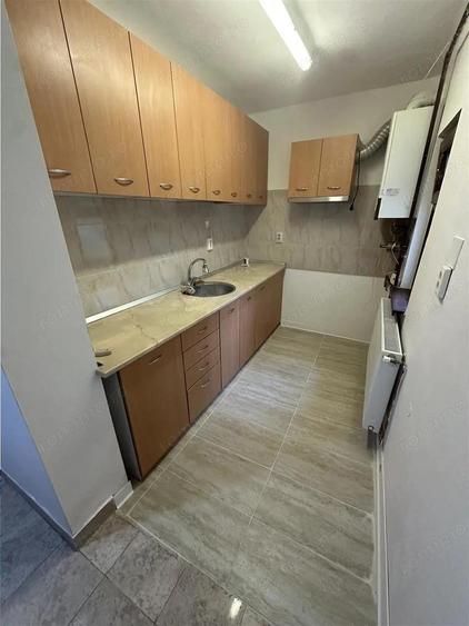 Decomandat cu centrala si balcon langa Piata Verde - 6