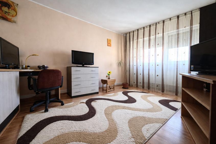 🏠 Apartament 2 Camere Decomandat – Micro 20, Galați (Etaj 4/4 cu Pod) - 2