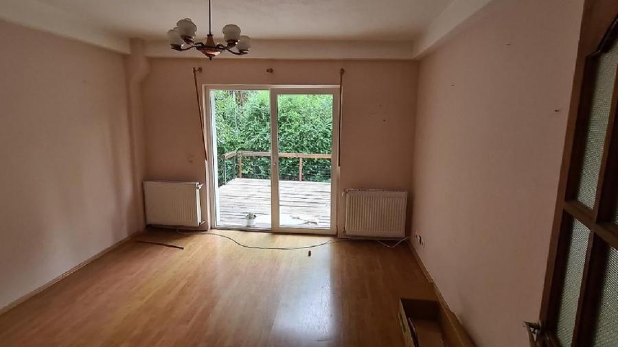 PUCIOASA, Imobil cu S+P+E - 564 m²  si teren - 1.737 m² - 8