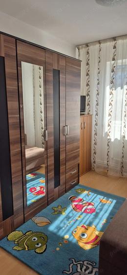 Inchiriez apartament 4 camere in zona Tomis Nord langa Universitatea Ovidius .Termen lung - 1