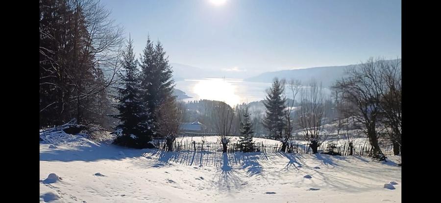 Teren lacul Izvorul Muntelui comuna Hangu - 7