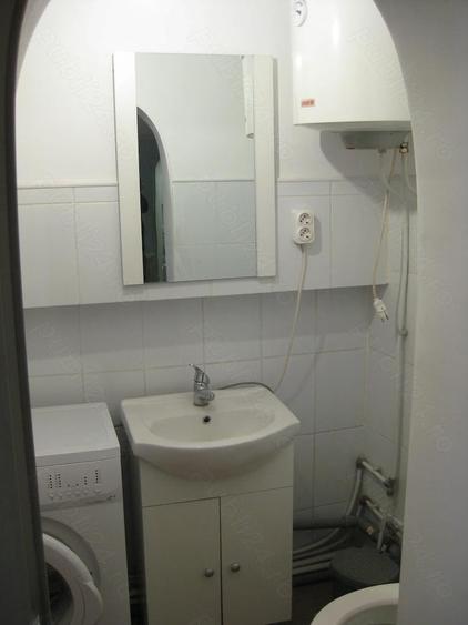 Ofer spre inchiriere garsoniera zona Pia?a Unirii unei studente sau absolvente Bucure?ti - 2