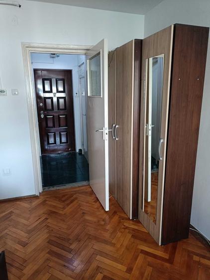 Garsonieră semidecomandată în Dacia