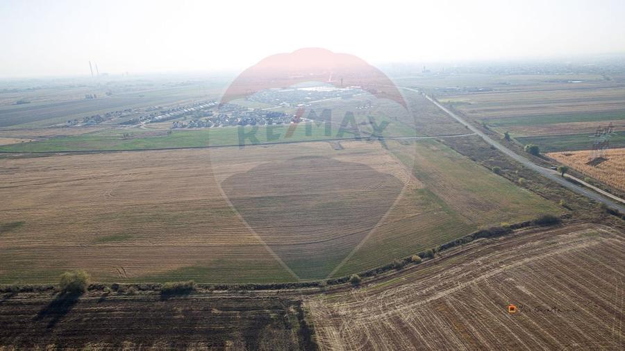 Teren agricol intravilan de 39016 mp, în Exterior Nord