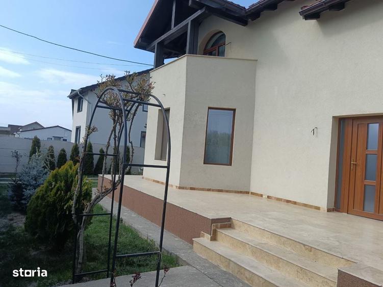 Casă cu 4 camere în Moșnița Veche