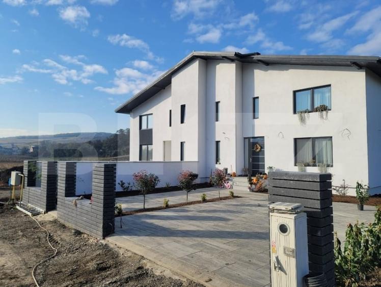 Duplex cu 4 camere cu Canalizare în Calea Voinicenilor