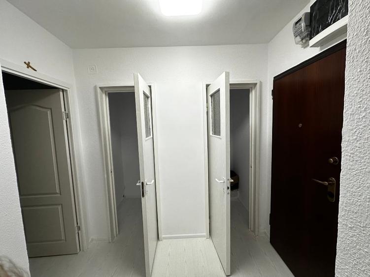 Apartament cu 3 camere semidecomandat în Dorobanți