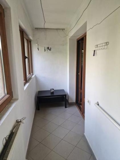 Apartament cu 2 camere semidecomandat, mobilat în Baba Novac