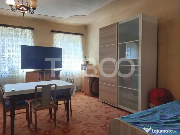 Apartament cu 3 camere decomandat în Central