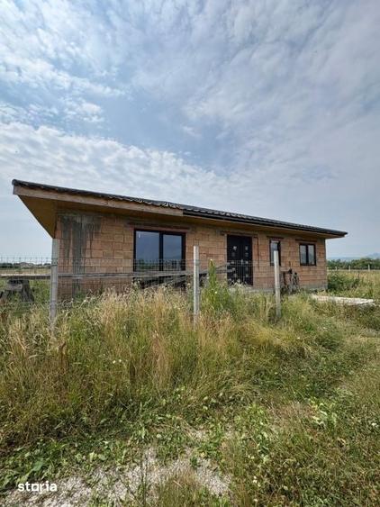 Casă cu 4 camere cu Teren 700 Mp în Central
