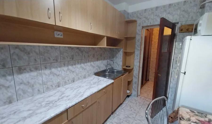 Turda, Parc Regina Maria, sector 1, bloc din 1983, centrala proprie - 1