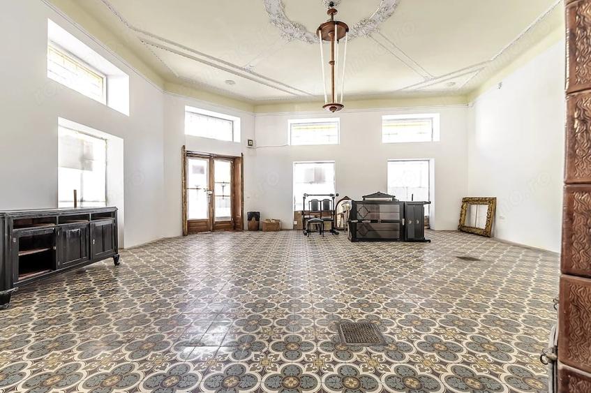 Spațiu comercial, de 465 mp, în Central