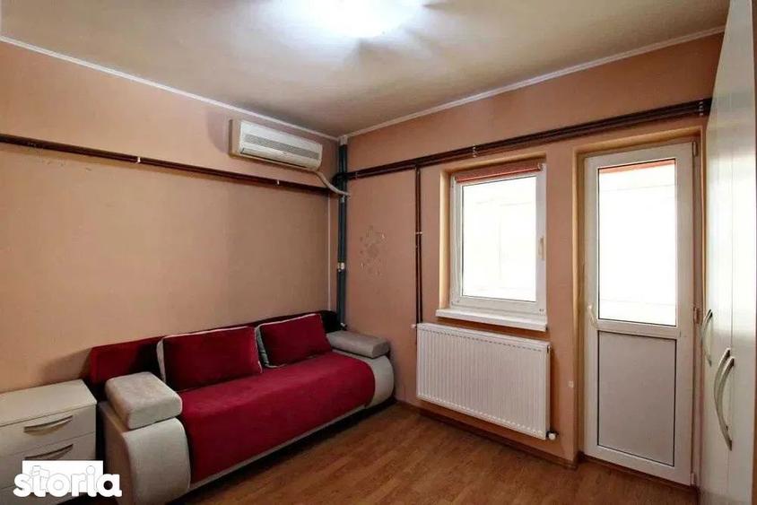 Apartament cu 3 camere decomandat, mobilat în Central