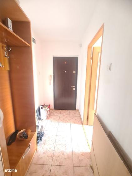 Apartament cu 2 camere semidecomandat în Est