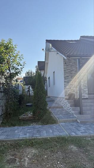 Casă cu 3 camere în Ghinda