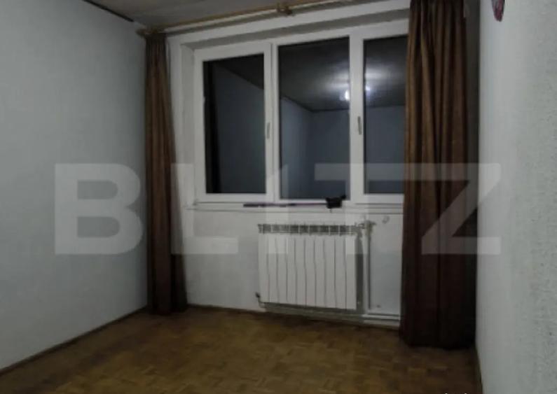 Apartament 2 camere, decomandat, etaj intermediar, zona Poli - 9