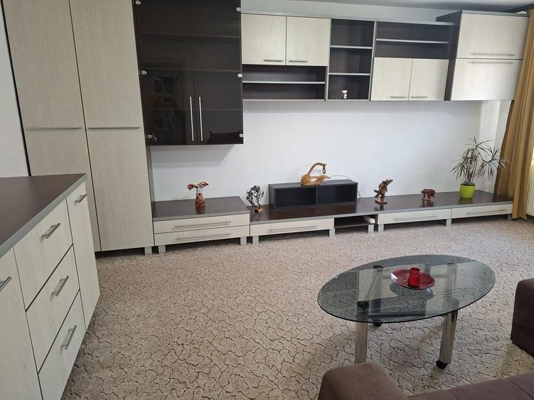 Apartament de vanzare - 4