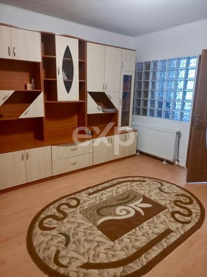 Garsoniera de inchiriat – Tractorul, zona Lidl- 300 Euro. Disponibila 1 Martie - 1