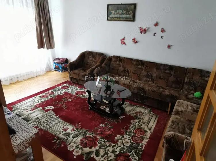 Proprietar vand apartament 2 camere, decomandat, etaj 1, izolat termic, Campulung Muscel