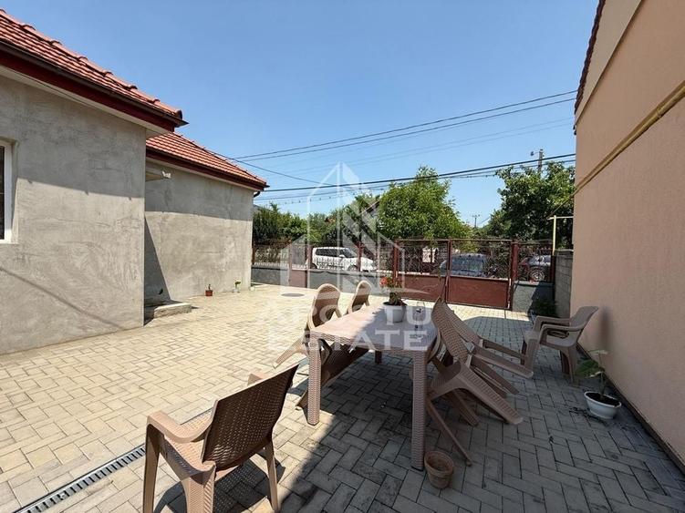 Casa individuala renovata,4 camere,garaj,teren 540 mp,Plopi - 15