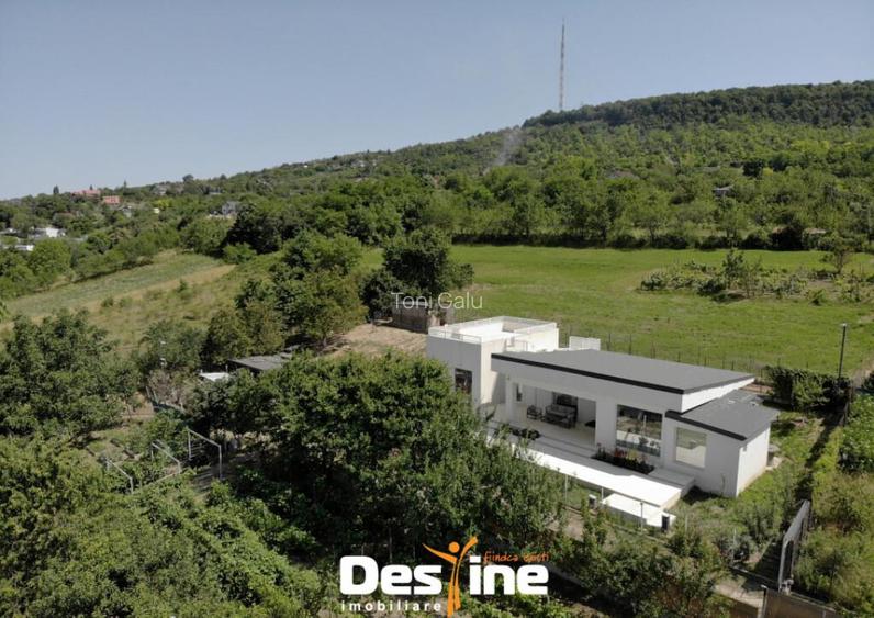 Comision 0% - Casa sustenabila 240 mp cu design futurist,